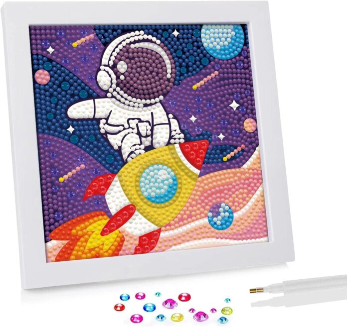 GG DIY 5D Diamond Painting Kit for Kids Rainbow Astronaut Diamond Art Supplies Arts and Crafts Painting with Tool Astronaut Diamond Painting Art Kits for Children DIY Desk Decor (Astronaut) (without frame)